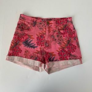 BDG URBAN OUTFITTERS Pink Floral Denim Mom Shorts